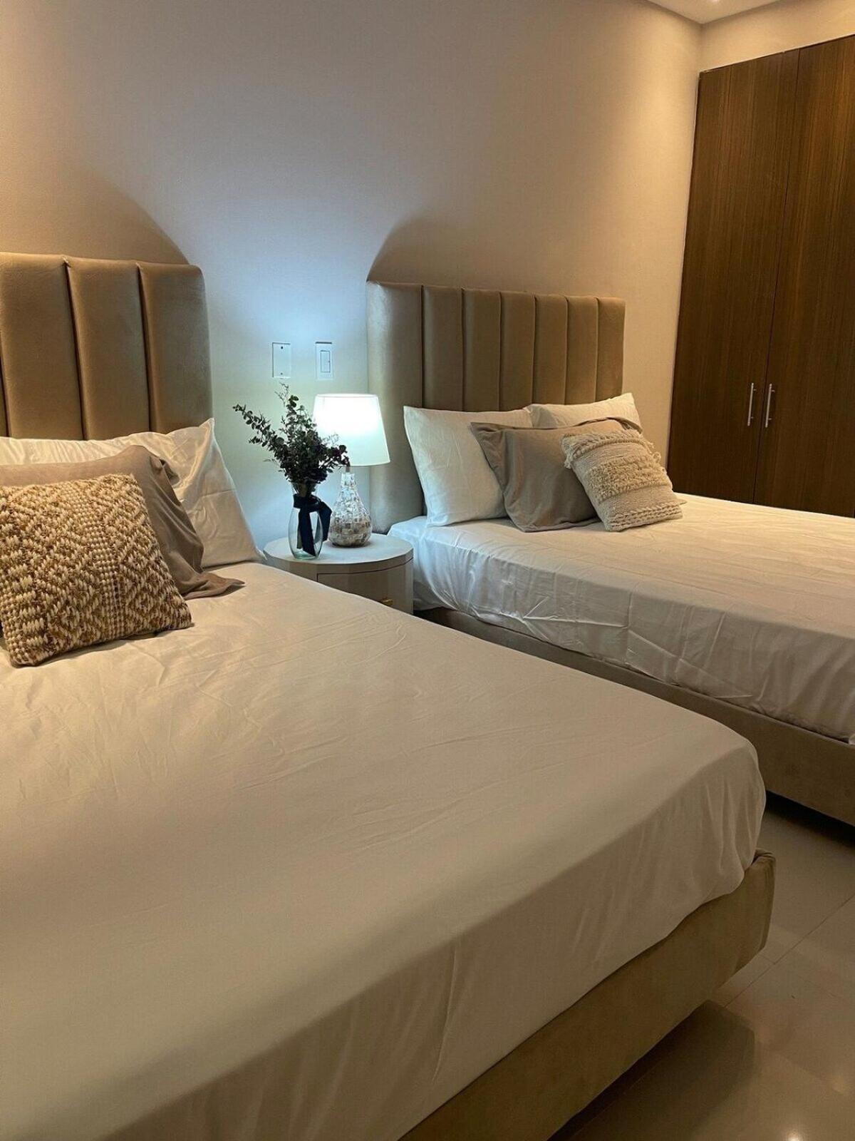 Mistral Exclusive Oceanfront With Balcony Apartment *